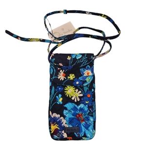 NWT. VERA BRADLEY CARSON CELLPHONE CROSSBODY. MOONLIGHT GARDEN.25110-N13.